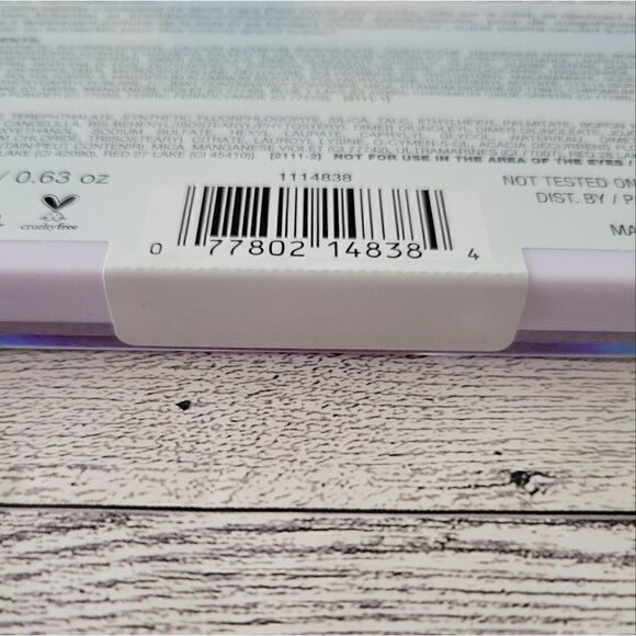 CARE BEARS. Wet N Wild Care Bears Eyeshadow Palette - Picture 5 of 6